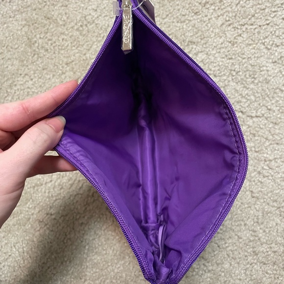 Clinique Makeup Bag - Picture 2 of 3